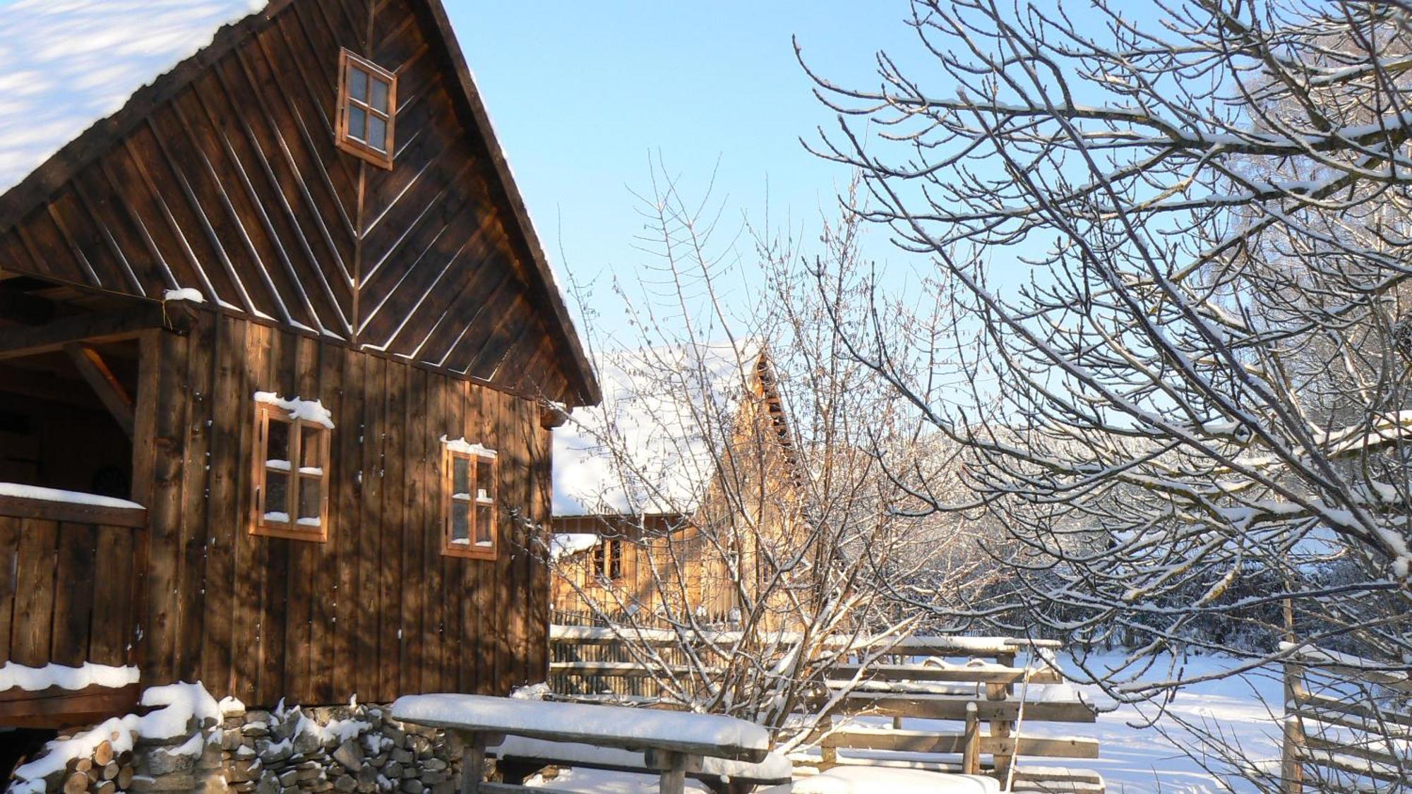 Apartmany Cerveny Dvur Chvalšiny Buitenkant foto