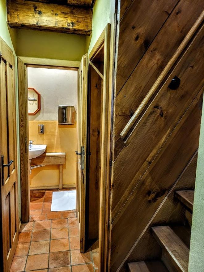 Apartmany Cerveny Dvur Chvalšiny Buitenkant foto