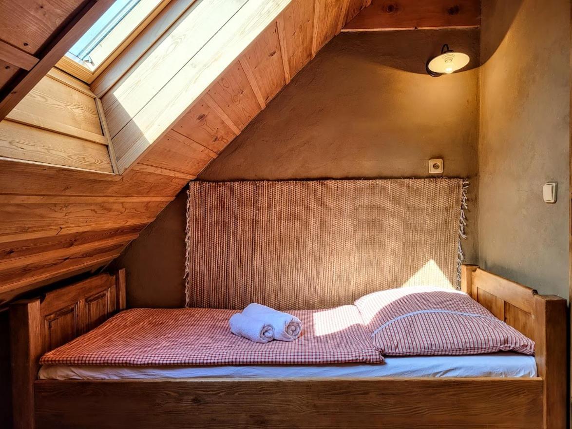Apartmany Cerveny Dvur Chvalšiny Buitenkant foto