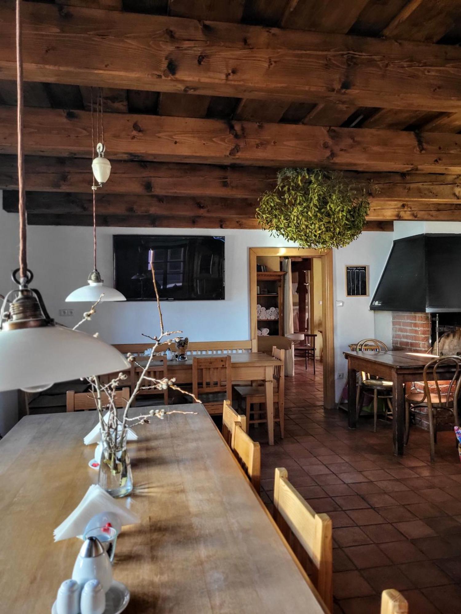Apartmany Cerveny Dvur Chvalšiny Buitenkant foto