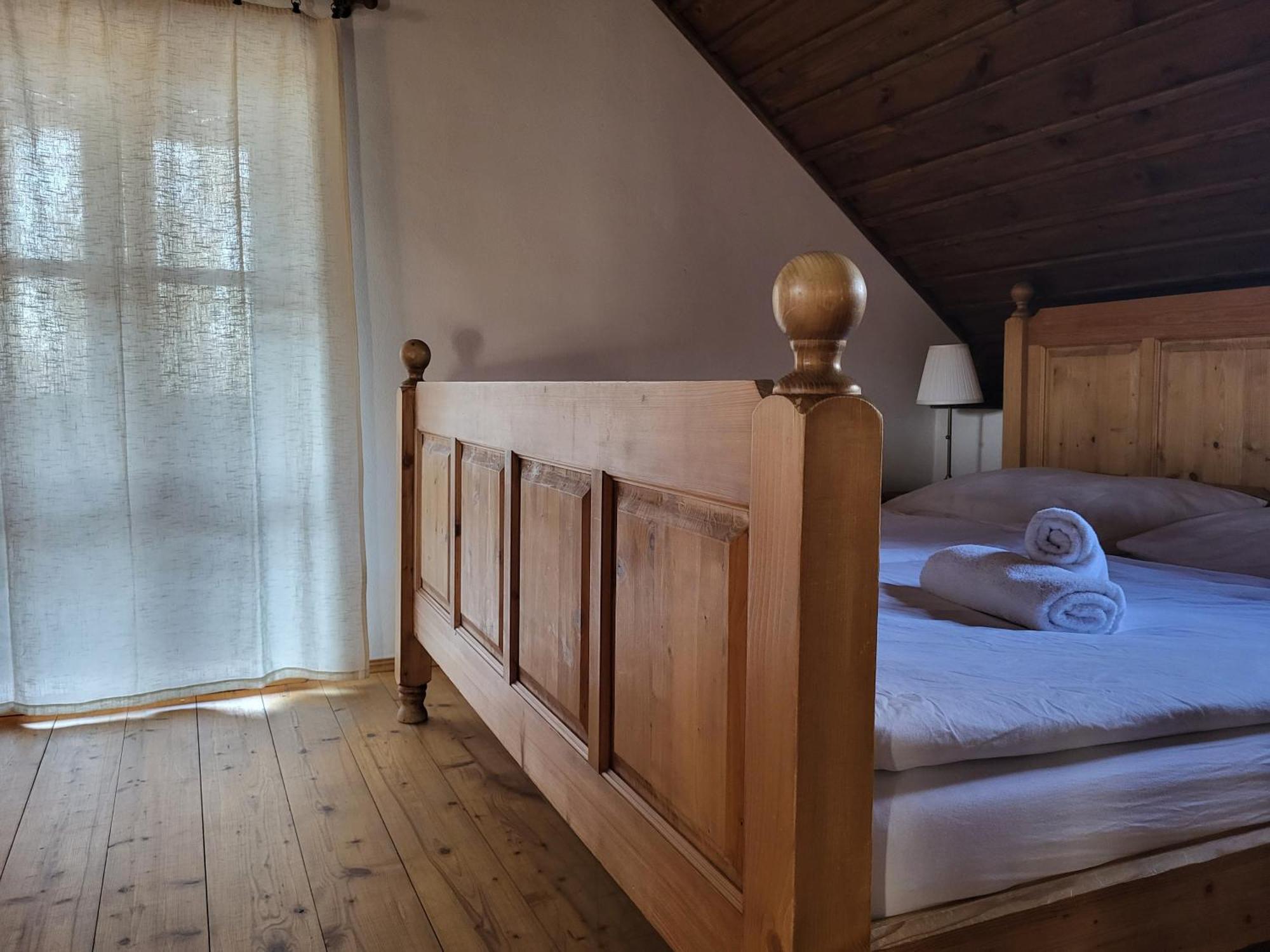 Apartmany Cerveny Dvur Chvalšiny Buitenkant foto