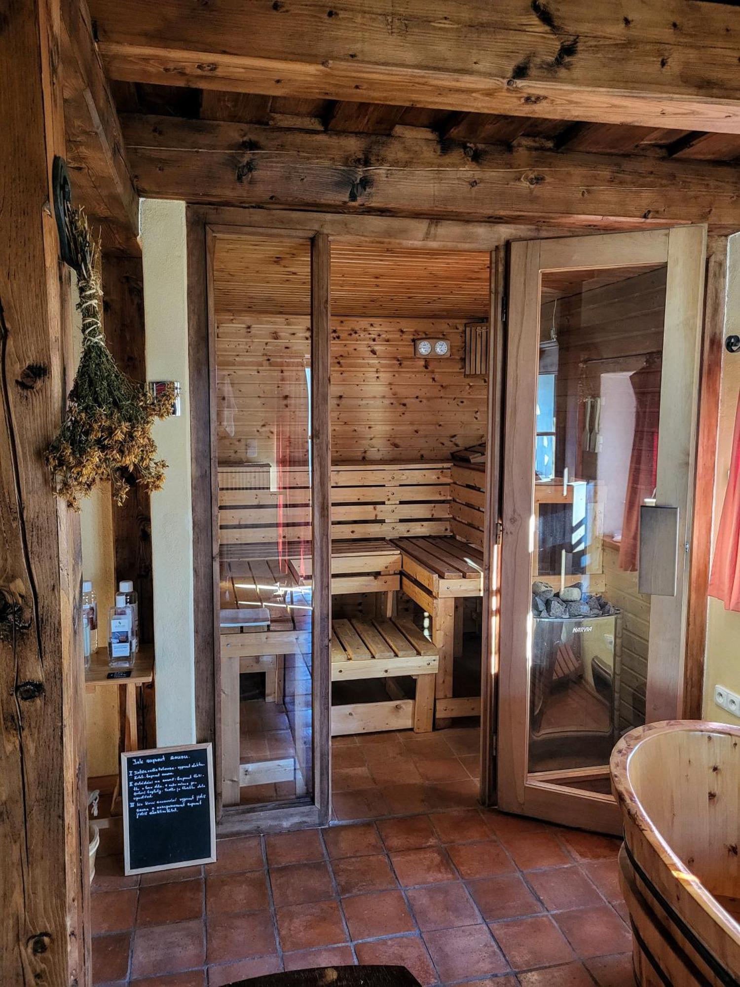 Apartmany Cerveny Dvur Chvalšiny Buitenkant foto