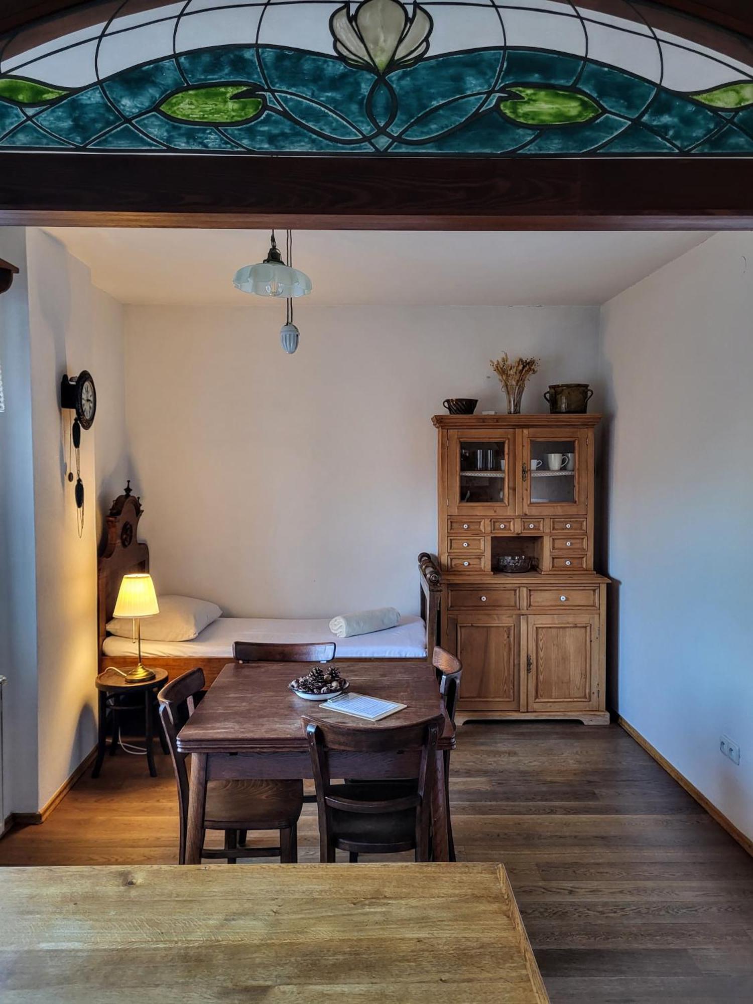 Apartmany Cerveny Dvur Chvalšiny Buitenkant foto